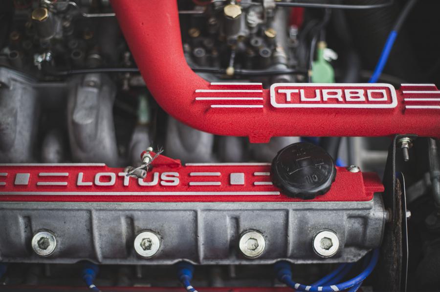 Интерьер Lotus Esprit Turbo HC Limited Edition 1987 года  (фото 4 из 181)